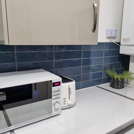Beautiful Modern Apartment On Wick Lane 伦敦 外观 照片