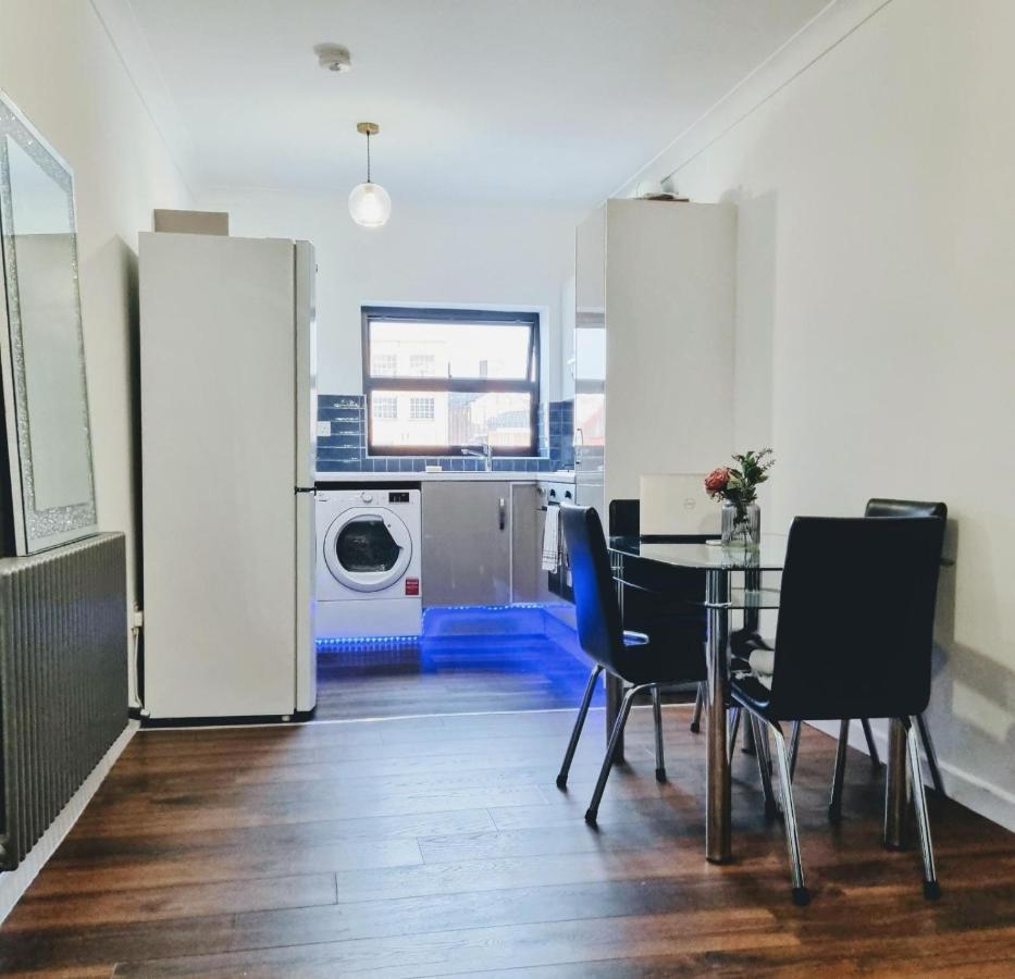 Beautiful Modern Apartment On Wick Lane 伦敦 外观 照片