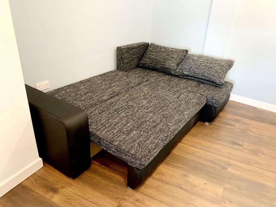 Beautiful Modern Apartment On Wick Lane 伦敦 外观 照片