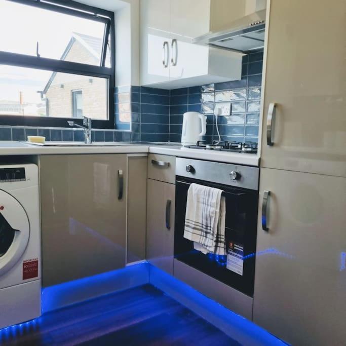 Beautiful Modern Apartment On Wick Lane 伦敦 外观 照片