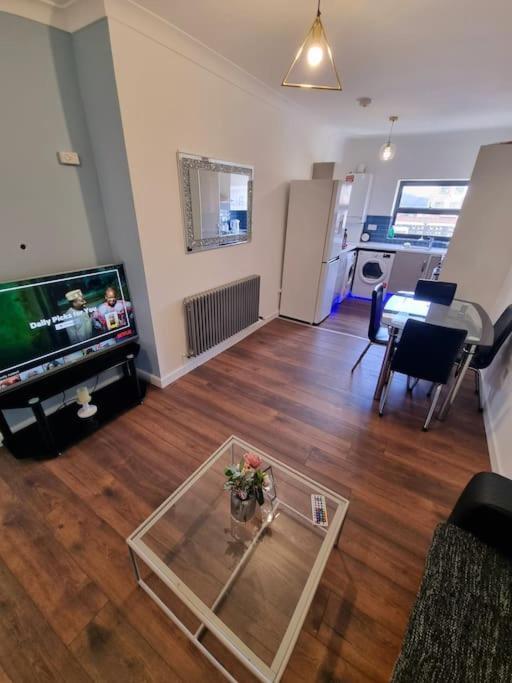 Beautiful Modern Apartment On Wick Lane 伦敦 外观 照片