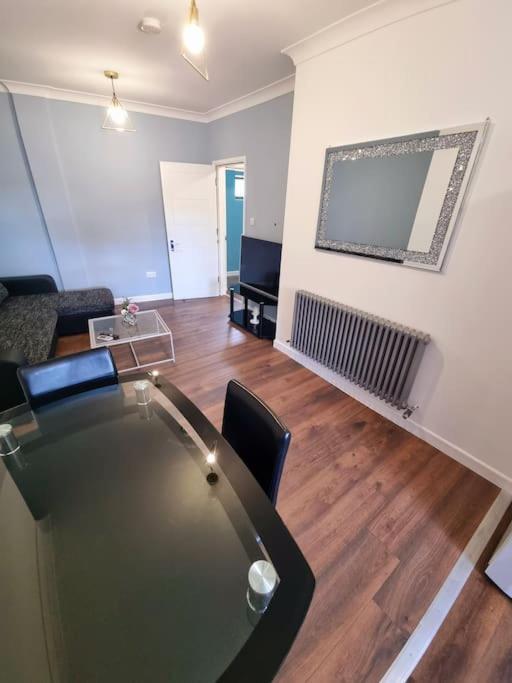 Beautiful Modern Apartment On Wick Lane 伦敦 外观 照片