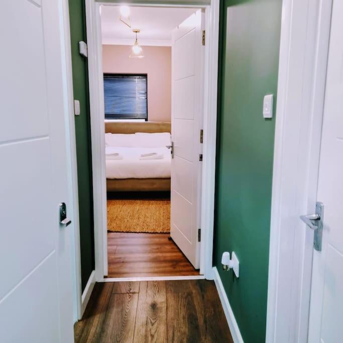 Beautiful Modern Apartment On Wick Lane 伦敦 外观 照片